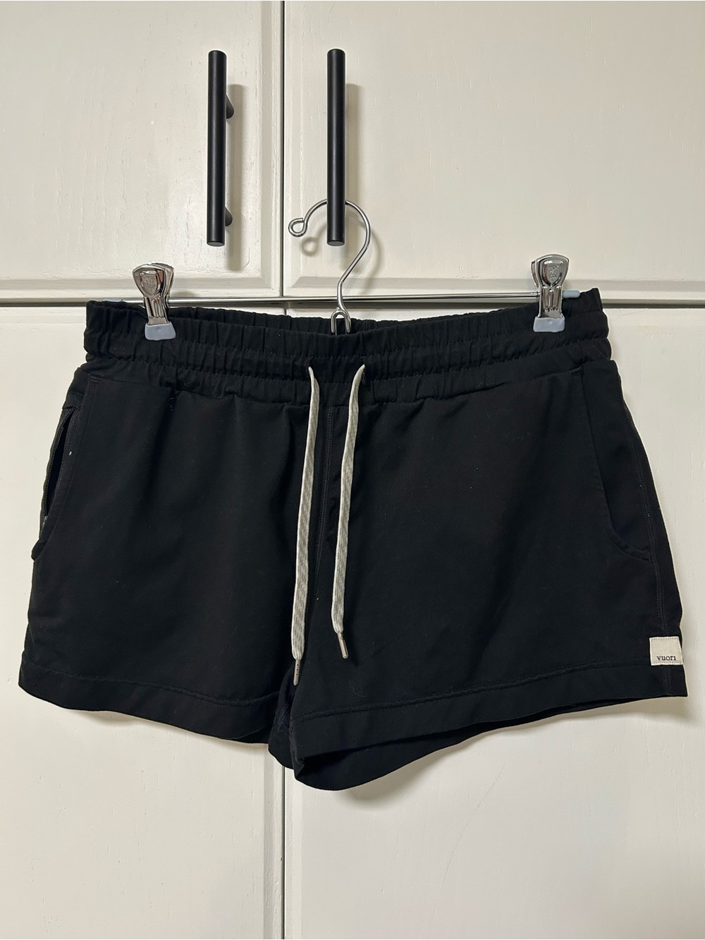Vuori Halo Black Drawcord Athletic Shorts